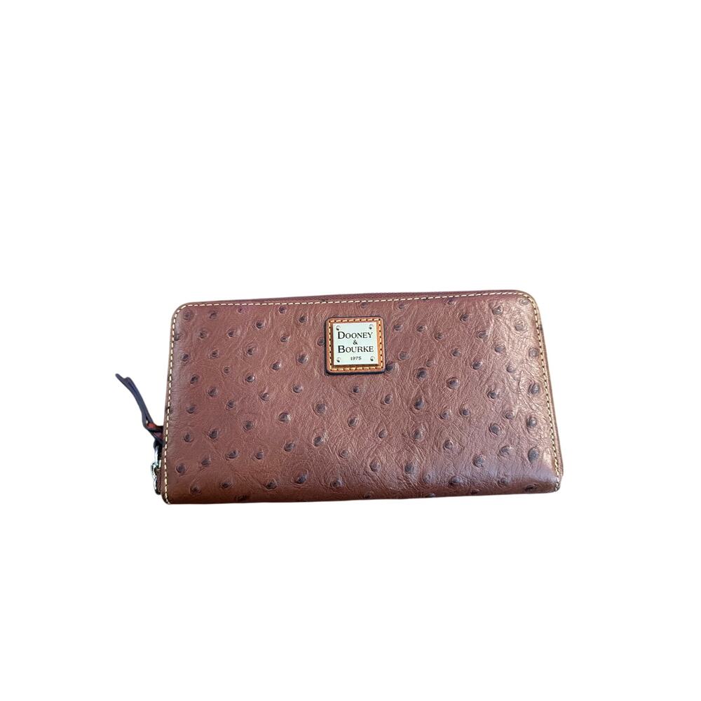 ⭐️ Women’s Dooney & Bourke Camel Brown Ostrich Leather Zip Around Wallet Preppy